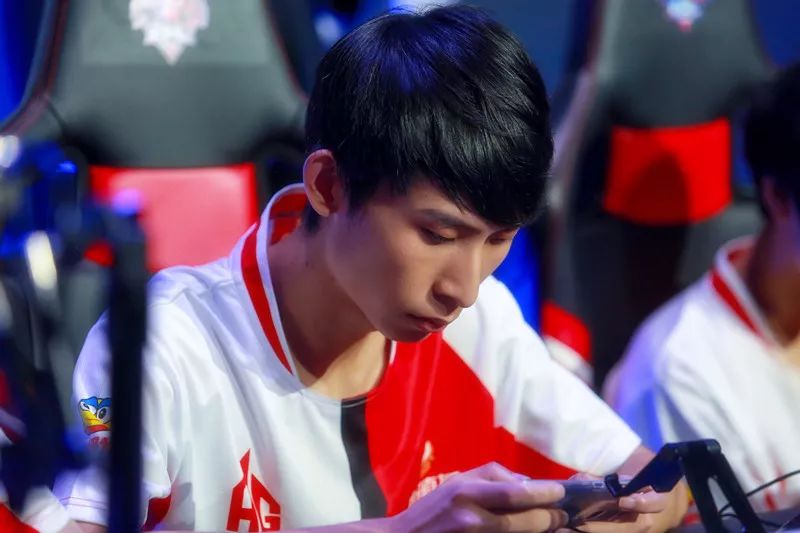 为什么“位置”比“底牌”更能决定你的最终盈亏？（决定最终盈亏的不是“底牌”，而是“位置”——为何如此？）